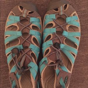 Blue and brown Keens